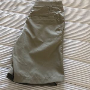 BOYS CLOSET CLEAN OUT. Under Armor khaki shorts